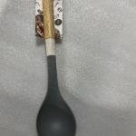 Lug sherbimi plastike